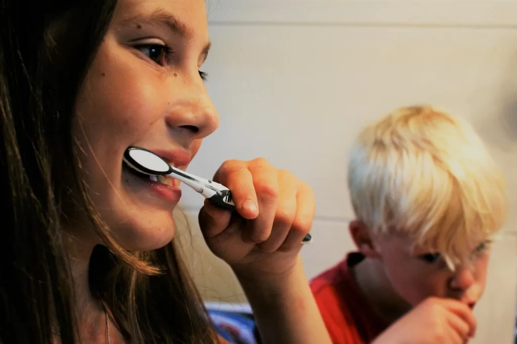 ¿Cuántas veces hay que limpiarse los dientes con un irrigador bucal al día?